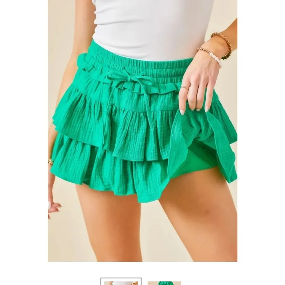 GREEN - DAY + MOON-FLOUNCE TIERED MINI GAUZE SKORT - Picture 2 of 11